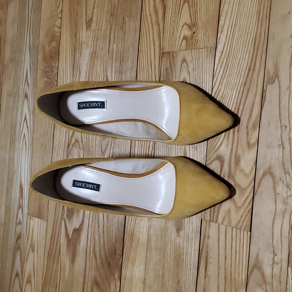 Shoemint Gelareh Suede Pumps - Picture 1 of 6